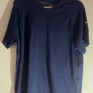 Fabletics t shirt Men’s Large Navy Vented
