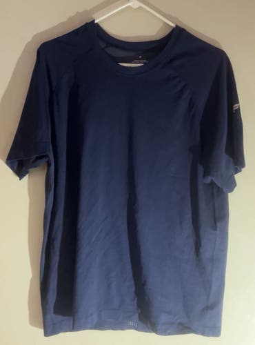 Fabletics t shirt Men’s Large Navy Vented