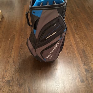 TaylorMade jet speed bag