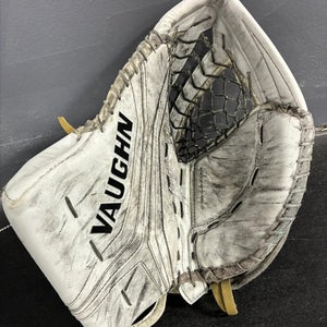 Senior Vaughn V10 Pro Carbon Goalie Glove