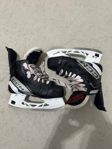 CCM Jetspeed FT680 Hockey Skates | Size: 2 (Wide)