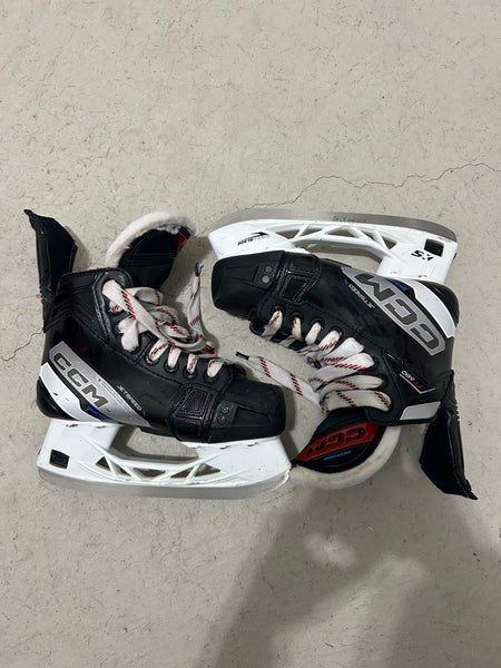 CCM Jetspeed FT680 Hockey Skates | Size: 2 (Wide)