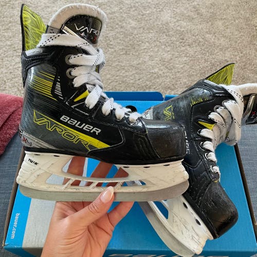 Bauer Vapor X4 Hockey Skates 12 (Used)