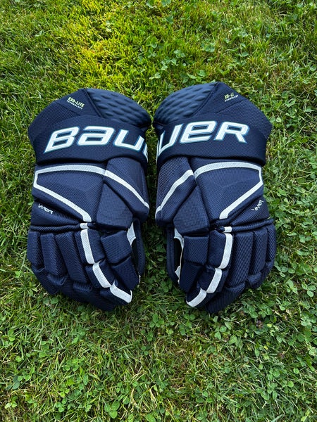 LIKE NEW 14in Bauer Hyperlite Gloves