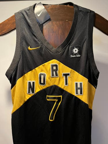 2019–20 Toronto Raptors Kyle Lowry #7 Nike Swingman Black & Gold Jersey – Size 50, Brand New