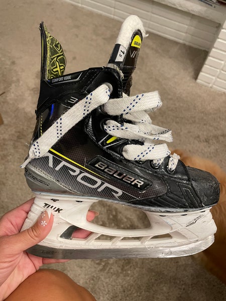 Bauer Vapor 3X Hockey Skates Size 1.5 (Used)
