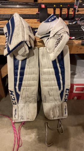 33" 2017 CCM Extreme Flex II 860 Goalie Leg Pads (Used)