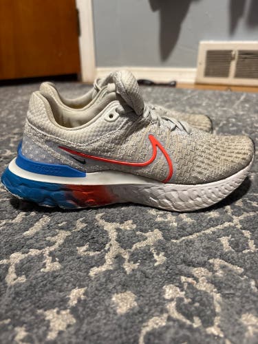 Nike running shoes Size 5 1/2 React Infinity Run Flyknit 3 ‘Grey Bright Crimson’