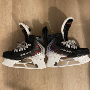 2025 Bauer Vapor FLY40 Hockey Skates Wide Width 7.5 (Used)