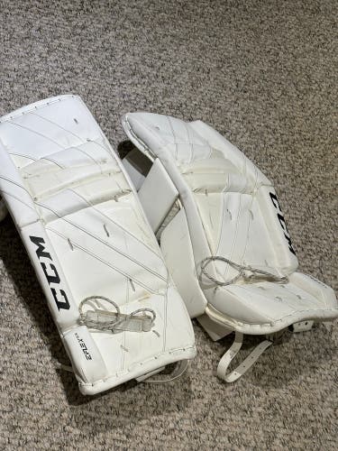 24"  CCM Extreme Flex E5.5 Goalie Leg Pads (Used)