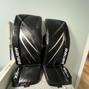 Medium Bauer Vapor X5 Pro Goalie Leg Pads (Used)