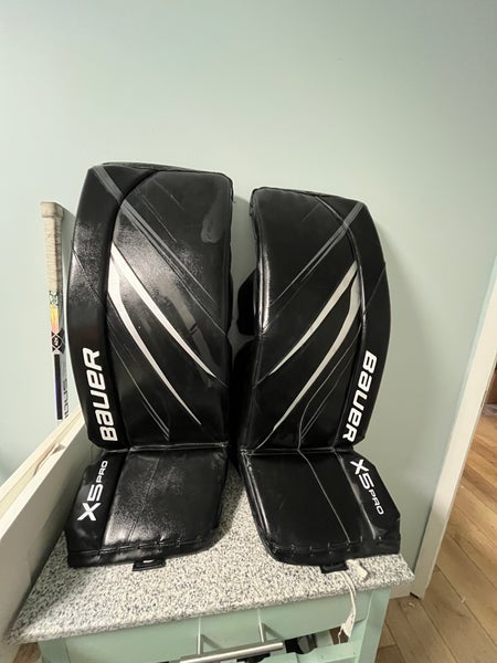 Medium Bauer Vapor X5 Pro Goalie Leg Pads (Used)