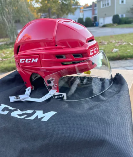 Medium CCM  Tacks 910 Helmet With CCM VR Pro Visor
