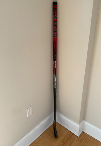 Intermediate Bauer Vapor Hyperlite 2 Right Handed Hockey Stick P28 Pro Stock (New), p88 lie