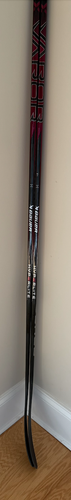 Intermediate Bauer Vapor Hyperlite 2 Right Handed Hockey Stick P28 Pro Stock (New)