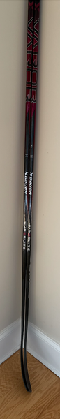 Intermediate Bauer Vapor Hyperlite 2 Right Handed Hockey Stick P28 Pro Stock (New)