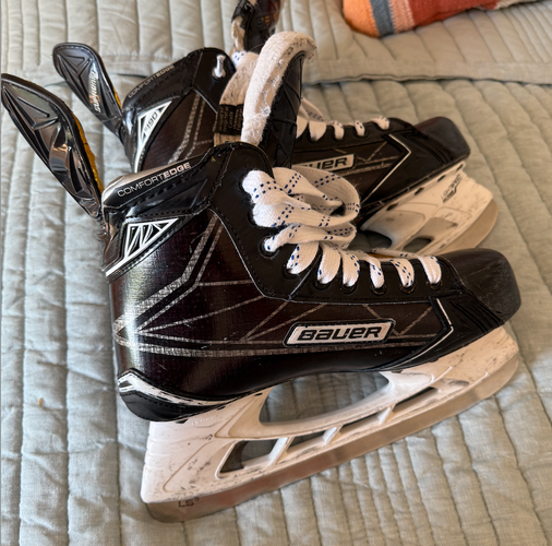 Bauer Supreme S190 Hockey Skates 9 (Used)