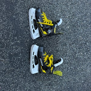 Bauer Supreme M4 Hockey Skates Regular Width  Size 3 (Used)