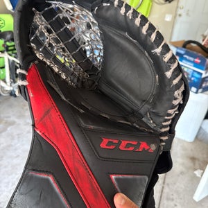 CCM Axis 580 break glove