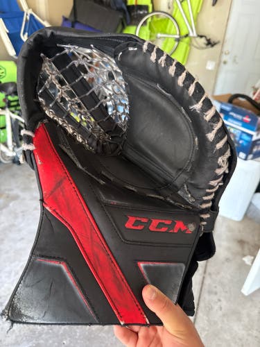 CCM Axis 580 break glove