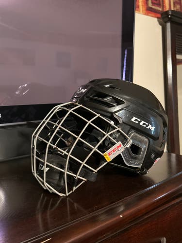 XS CCM FL40 Helmet (Used)