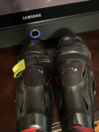 Bauer Vapor X2.9 11" Shin Pads (Used)
