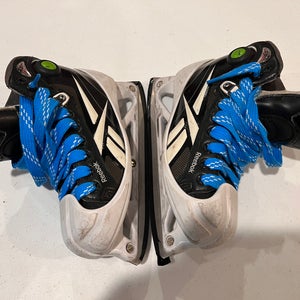 Reebok 10K Hockey Goalie Skates  Size 4 (Used)
