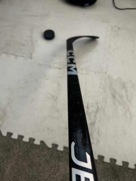 Intermediate CCM JetSpeed FT5 Pro Left Hand Hockey Stick P29 Pro Stock (Used)