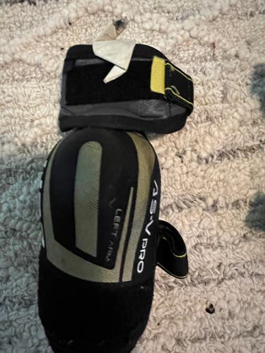 CCM TACKS HOCKEY ELBOW PADS - JUNIOR