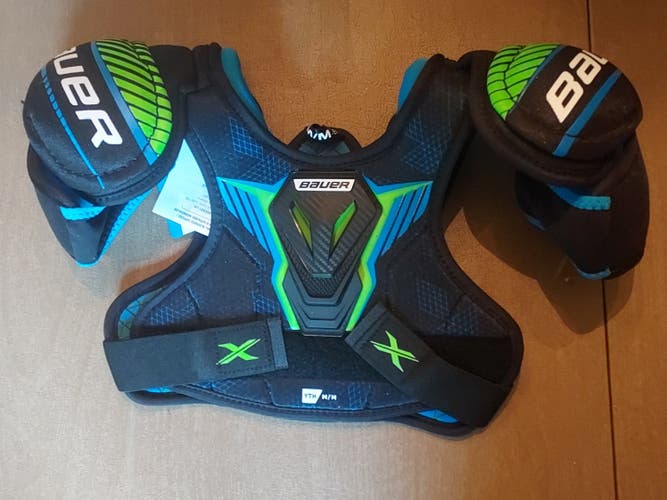 Medium Youth Bauer X Shoulder Pads (New)