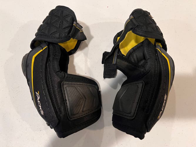 Large Junior CCM Tacks Elbow Pads (Used)