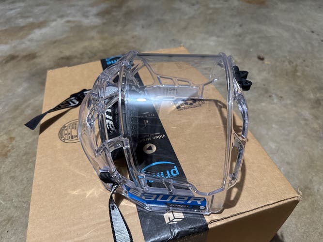 Large Bauer Concept 3 Full Shield Shield (Used)