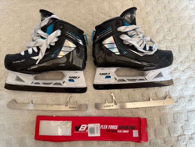 True TF9 Hockey Goalie Skates Regular Width Size 3 (Used)