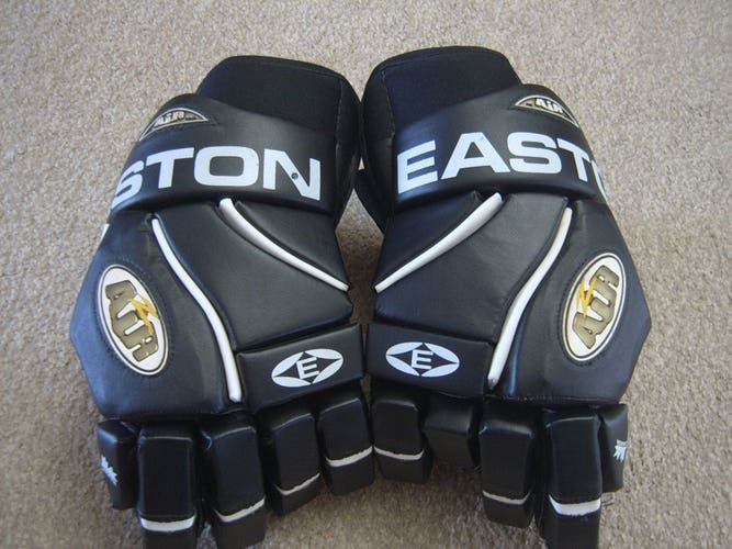 Excellent Condition Easton Z-Air Senior Hockey Gloves 14.5" Black/White w/Orr signature?