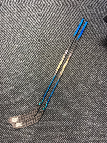Youth Bauer Nexus Sync Hockey Stick 30 Flex Right Handed P28 (New) | 2Pack