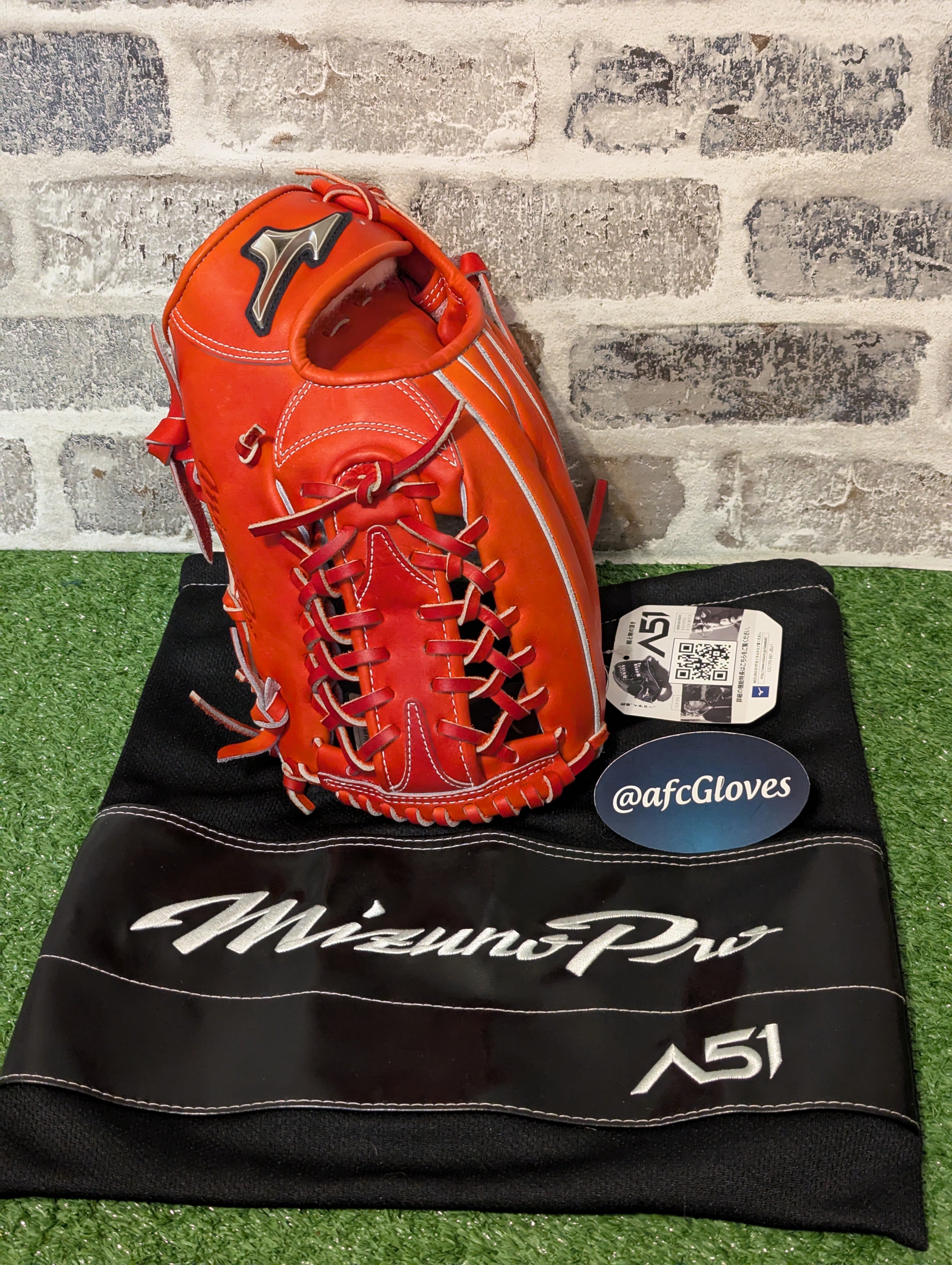 三日月　ＮMＳ-93 Limited Release Mizuno Pro | SidelineSwap | Buy and Sell on