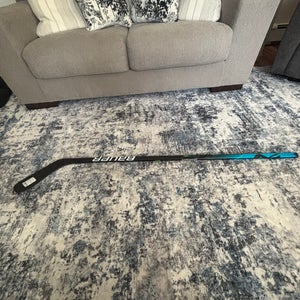 He Junior Bauer Nexus Geo Left Hand Hockey Stick P88 (Rarely Used) (Great Condition)