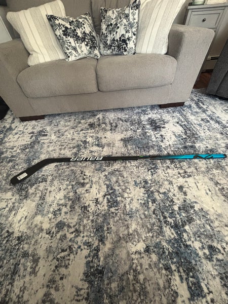 He Junior Bauer Nexus Geo Left Hand Hockey Stick P88 (Rarely Used) (Great Condition)