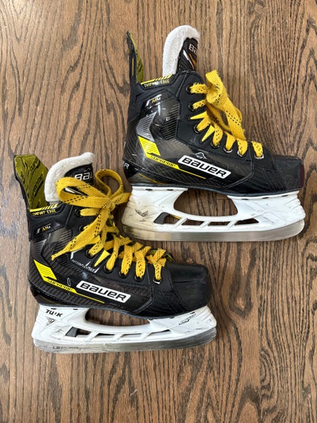 Bauer Supreme M4 Hockey Skates Regular Width Size 2 (Used)