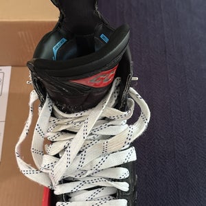 CCM JetSpeed FT6 Hockey Skates Regular Width 7 (Used)