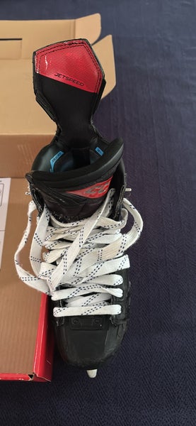 CCM JetSpeed FT6 Hockey Skates Regular Width 7 (Used)