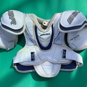 Large Junior Bauer Nexus 6000 Shoulder Pads (Used)