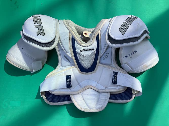 Large Junior Bauer Nexus 6000 Shoulder Pads (Used)