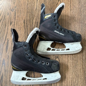 Bauer Supreme 140 Hockey Skates Regular Width Size 1 (Used)