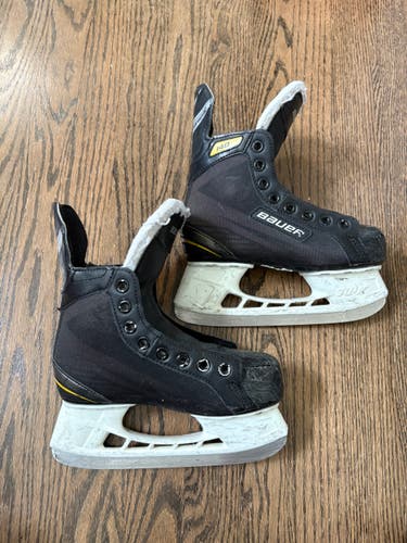 Bauer Supreme 140 Hockey Skates Regular Width Size 1 (Used)
