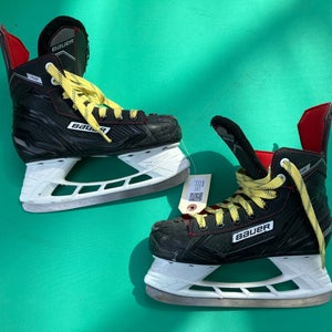 Junior Bauer Ns Hockey Skates Regular Width Size 1.5 (Used)