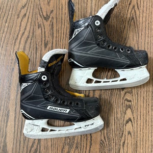 Bauer Supreme S150 Hockey Skates Regular Width Size 1.5 (Used)