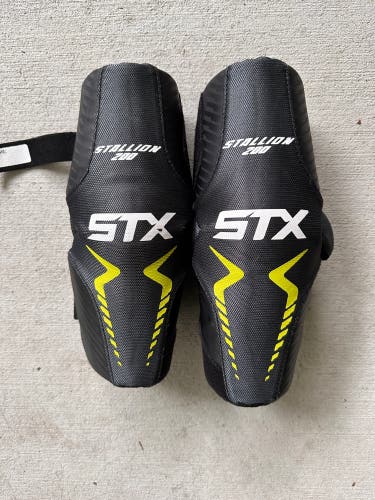 Medium Adult STX Stallion 200 Arm Pads (Used)