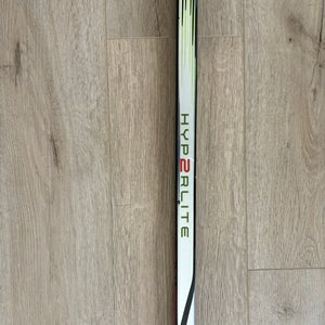 Senior Bauer Vapor Hyperlite 2 Right Handed Hockey Stick P92 (Used)