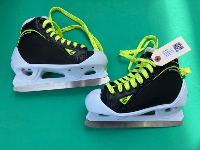 Intermediate Graf Supra G4500 Hockey Goalie Skates Regular Width Size 4.5 (Used)